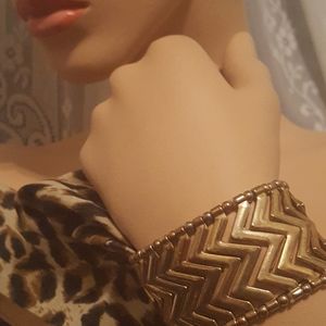Stretch zig zag multi tone gold wide bracelet